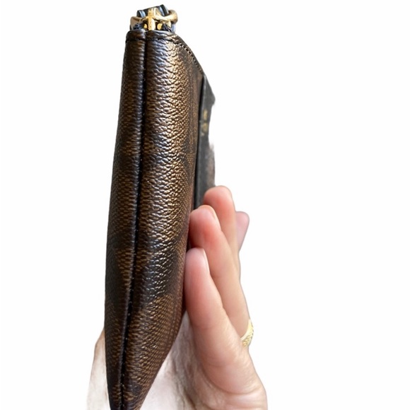 Coach EUC Corner Zip Wristlet In Signature Coated Canvas Black Brown - Picture 7 of 12